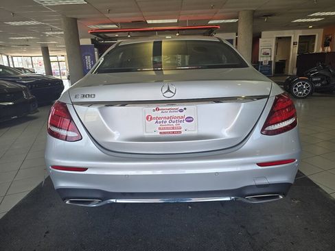 Used 2017 Mercedes-Benz E 300 image 6