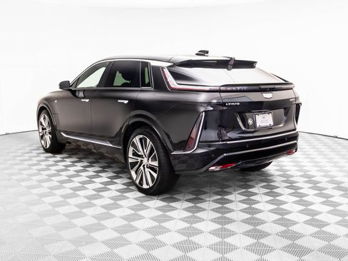 Certified 2025 Cadillac Lyriq Luxury w/ LPO, Floor Liner Package AWD/4WD image 3