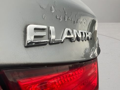 Used 2013 Hyundai Elantra GLS FWD image 31