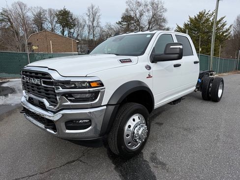 New 2026 RAM 5500 Tradesman w/ Chrome Appearance Group image 3