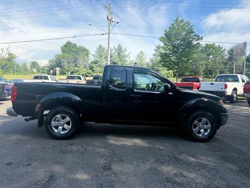 Used 2010 Nissan Frontier SE w/ SE Value Truck Pkg AWD/4WD image 8