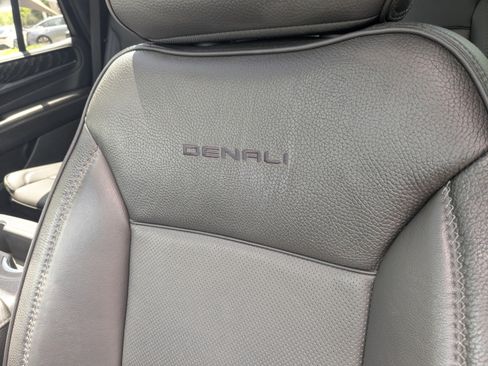 Used 2023 GMC Yukon Denali AWD/4WD image 23