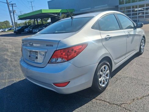 Used 2013 Hyundai Accent GLS FWD image 4