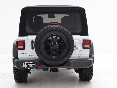 Used 2024 Jeep Wrangler Unlimited image 8