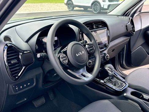 New 2025 Kia Soul S image 4