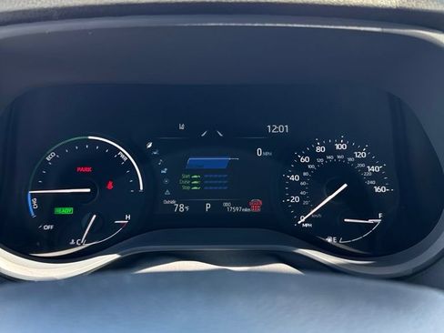 Used 2026 Toyota Sienna LE FWD image 9