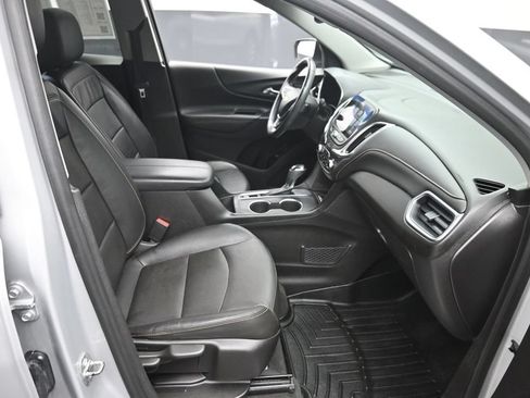 Used 2018 Chevrolet Equinox Premier FWD image 9