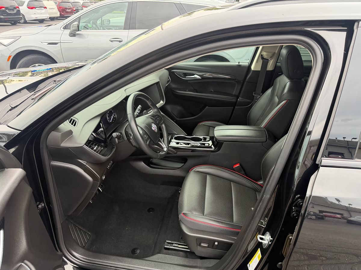 Used 2022 Buick Envision Essence w/ Technology Package I AWD/4WD image 4