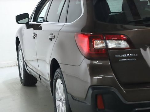 Used 2019 Subaru Outback 2.5i Premium image 42
