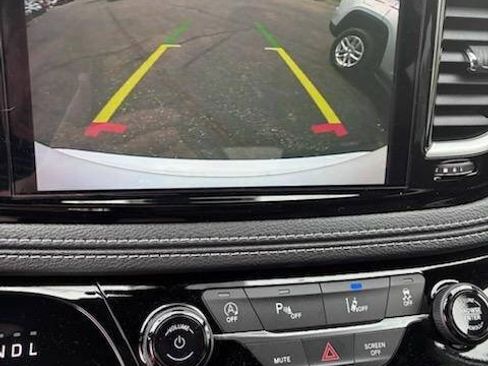 New 2027 Chrysler Pacifica Select FWD image 10