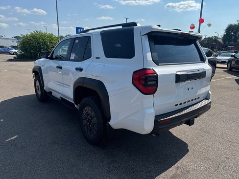 New 2026 Toyota 4Runner SR5 AWD/4WD image 5