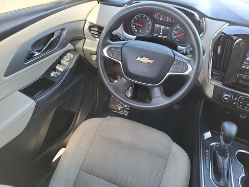 Used 2023 Chevrolet Traverse LS image 15