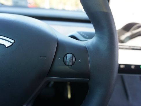 Used 2024 Tesla Model Y Long Range AWD/4WD image 7