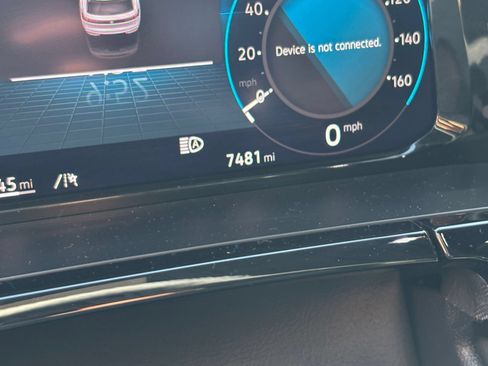Used 2026 Volkswagen Atlas Cross Sport SE FWD image 9