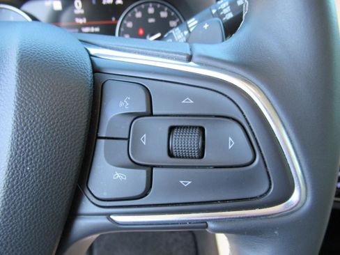 Used 2022 Buick Envision Avenir w/ Technology Package II FWD image 25