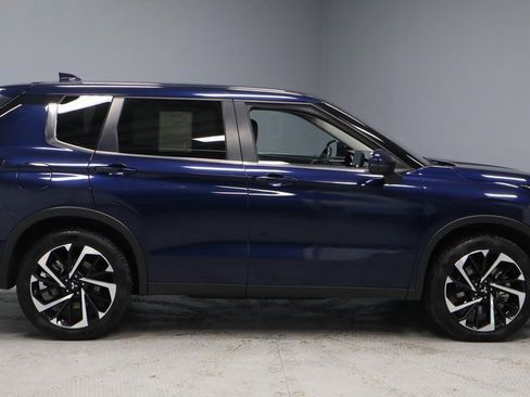 Used 2024 Mitsubishi Outlander SE image 6