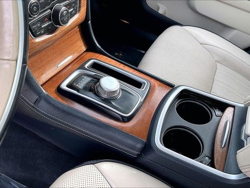 Used 2019 Chrysler 300 C w/ Safetytec Plus Group image 17