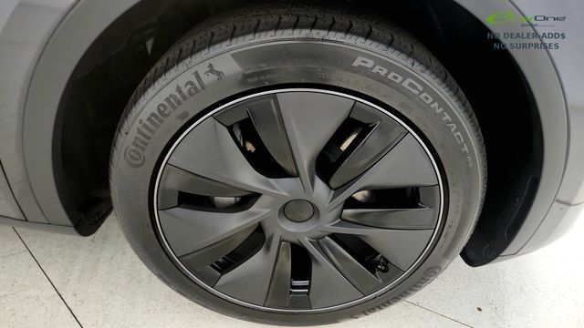 Used 2025 Tesla Model Y Long Range RWD image 82