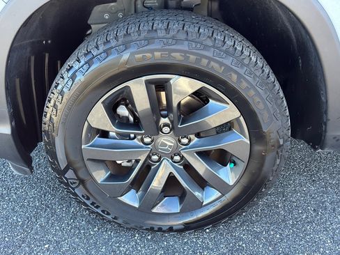 Certified 2025 Honda Ridgeline Sport image 32