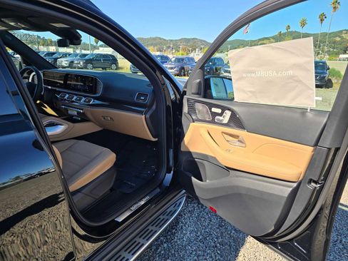 New 2026 Mercedes-Benz GLS 450 4MATIC image 12