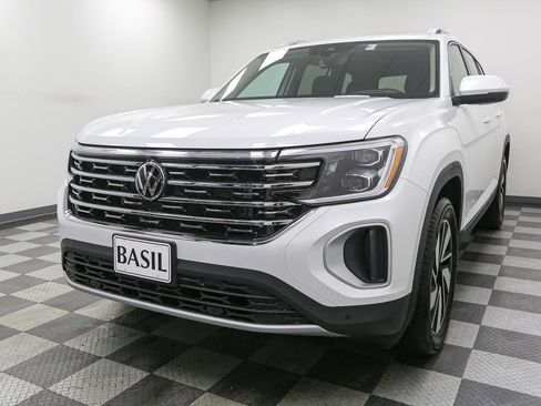 New 2026 Volkswagen Atlas SEL image 4