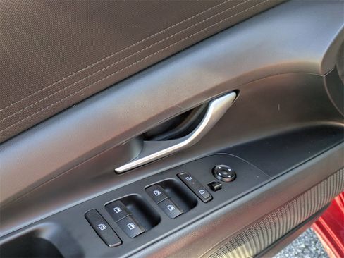 Used 2024 Hyundai Elantra SEL image 13