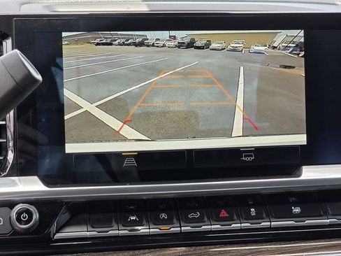 Used 2023 Chevrolet Silverado 1500 LT RWD image 11