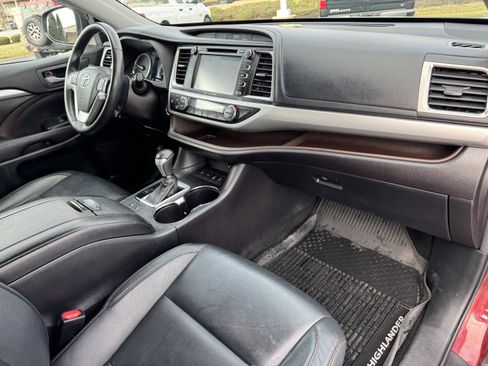 Used 2016 Toyota Highlander XLE image 42