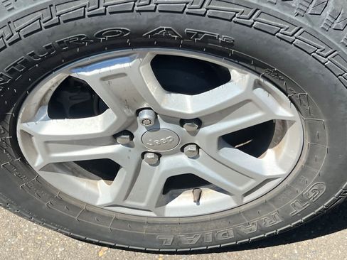 Used 2019 Jeep Wrangler Unlimited Sport S AWD/4WD image 16