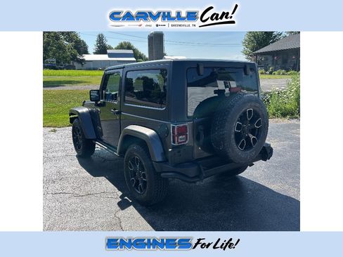 Used 2017 Jeep Wrangler Sahara AWD/4WD image 4