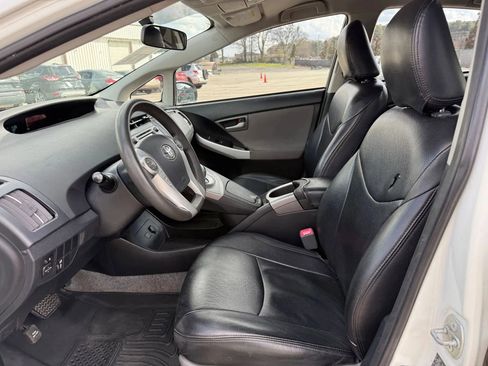 Used 2013 Toyota Prius Two FWD image 2