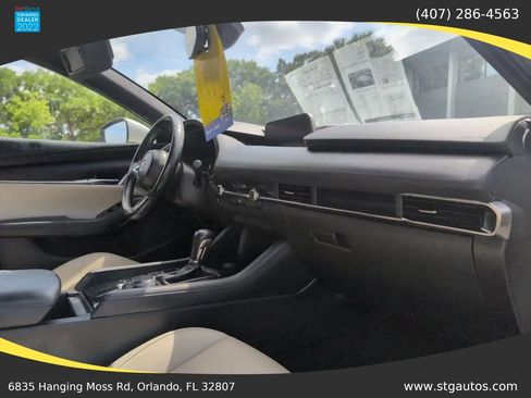 Used 2020 MAZDA MAZDA3 Hatchback w/ Preferred Package FWD image 25