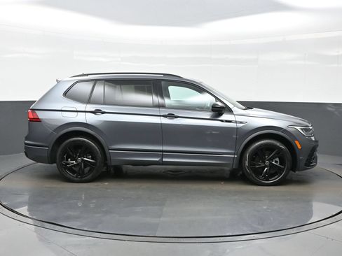 Used 2023 Volkswagen Tiguan SE R-Line AWD/4WD image 7