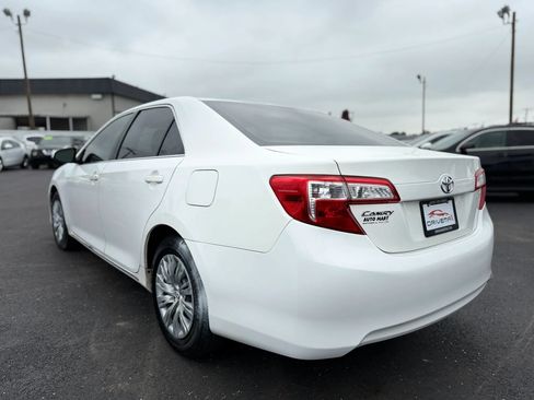 Used 2012 Toyota Camry LE FWD image 5