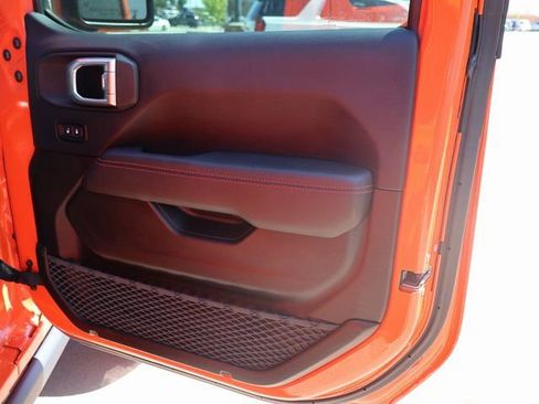 Used 2019 Jeep Wrangler Unlimited Rubicon w/ Uconnect 4C Nav & Sound Group AWD/4WD image 10