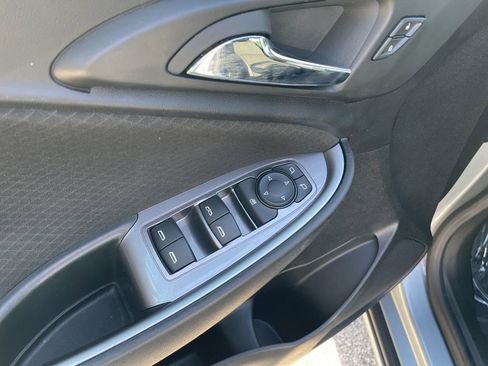 Used 2024 Chevrolet Malibu LT FWD image 6