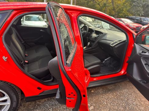 Used 2016 Ford Focus SE image 6
