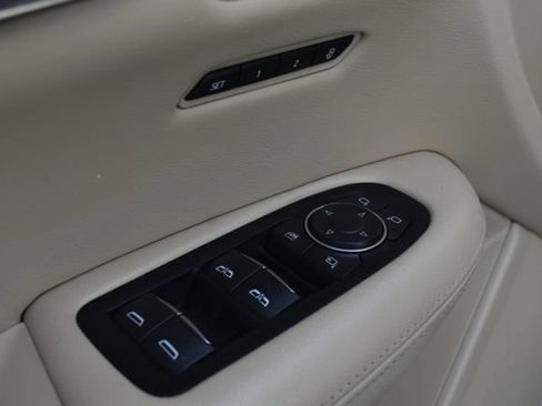 Used 2019 Cadillac XT5 Luxury FWD image 20