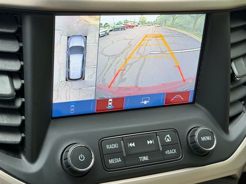 Used 2017 GMC Acadia Denali w/ Technology Package AWD/4WD image 31
