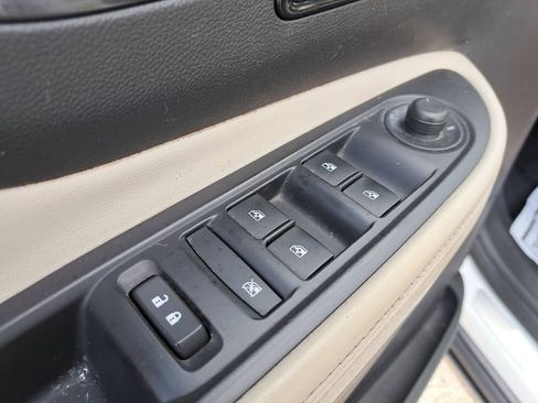 Used 2019 Buick Encore Preferred image 13