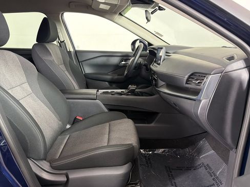Used 2025 Nissan Rogue SV FWD image 21