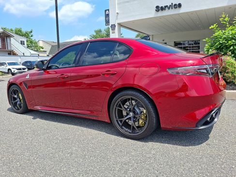 Used 2024 Alfa Romeo Giulia Quadrifoglio RWD image 5