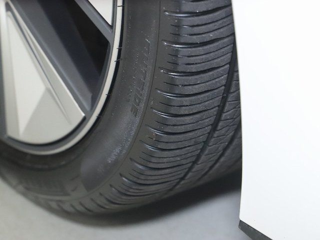Used 2023 BMW i4 eDrive35 w/ Premium Package RWD image 38