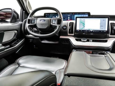 Used 2025 Ford Expedition Active AWD/4WD image 25