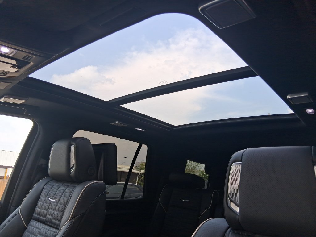 Used 2026 Cadillac Escalade Platinum Sport w/ LPO, Floor Liner Package RWD image 22