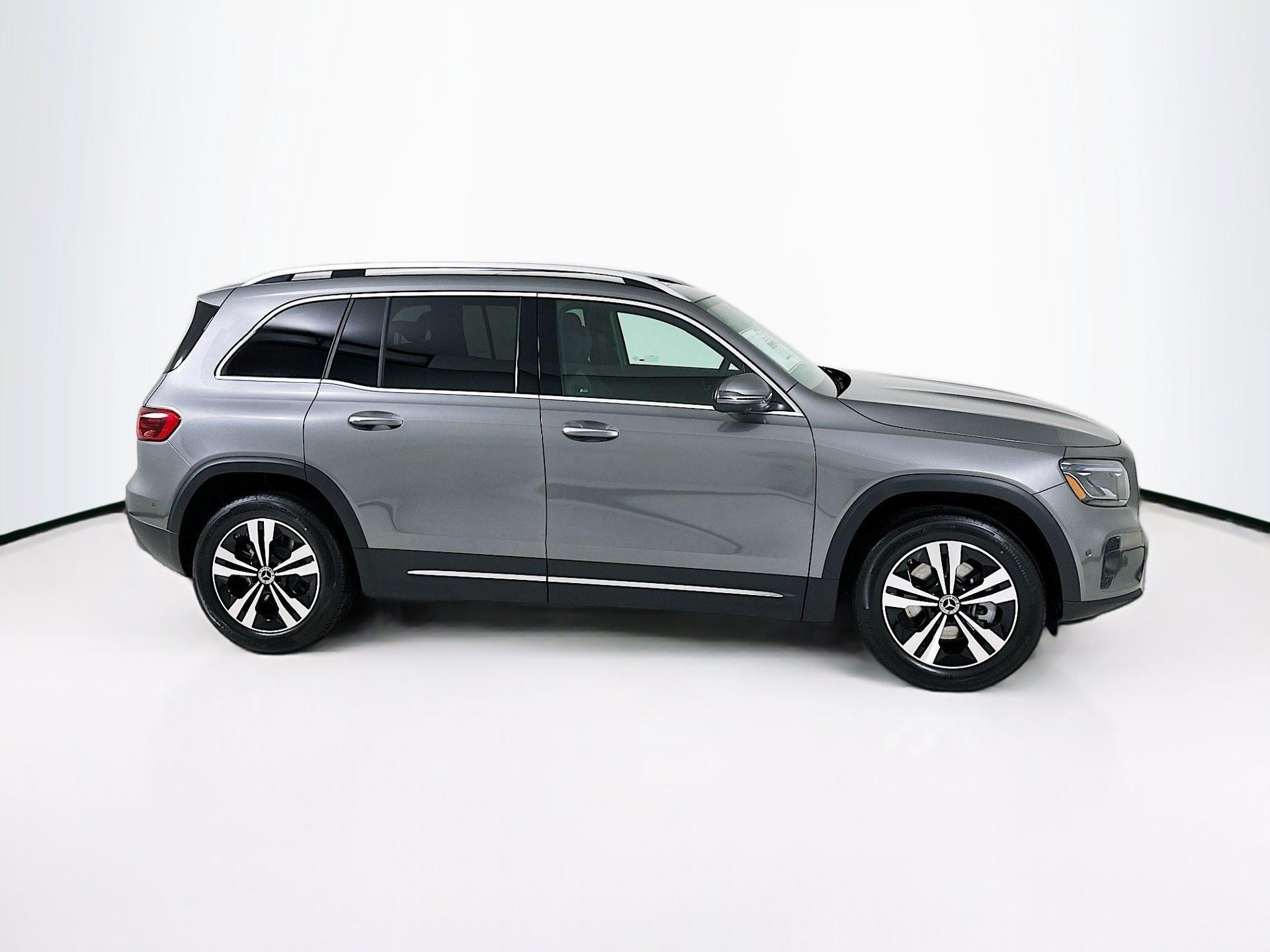 New 2026 Mercedes-Benz GLB 250 image 9