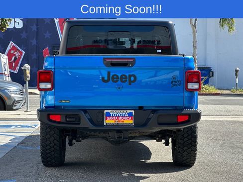 Used 2022 Jeep Gladiator Sport AWD/4WD image 5