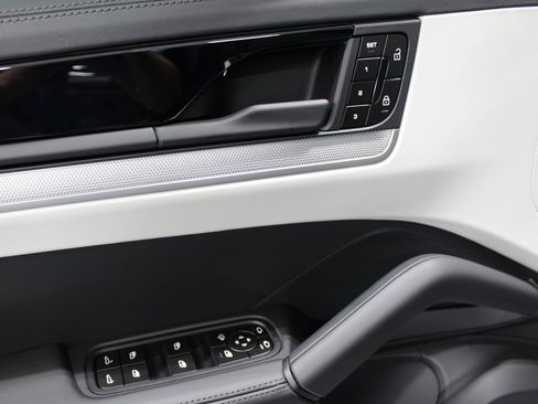 New 2026 Porsche Cayenne S image 26