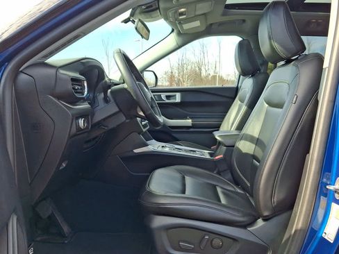 Used 2022 Ford Explorer XLT w/ Equipment Group 202A image 17