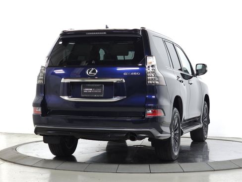 Used 2023 Lexus GX 460 Premium w/ Accessory Package AWD/4WD image 11